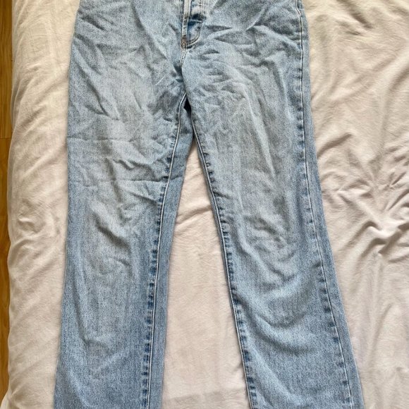 Women's Rolla's Classic Straight Jeans (light wash) - Picture 4 of 5